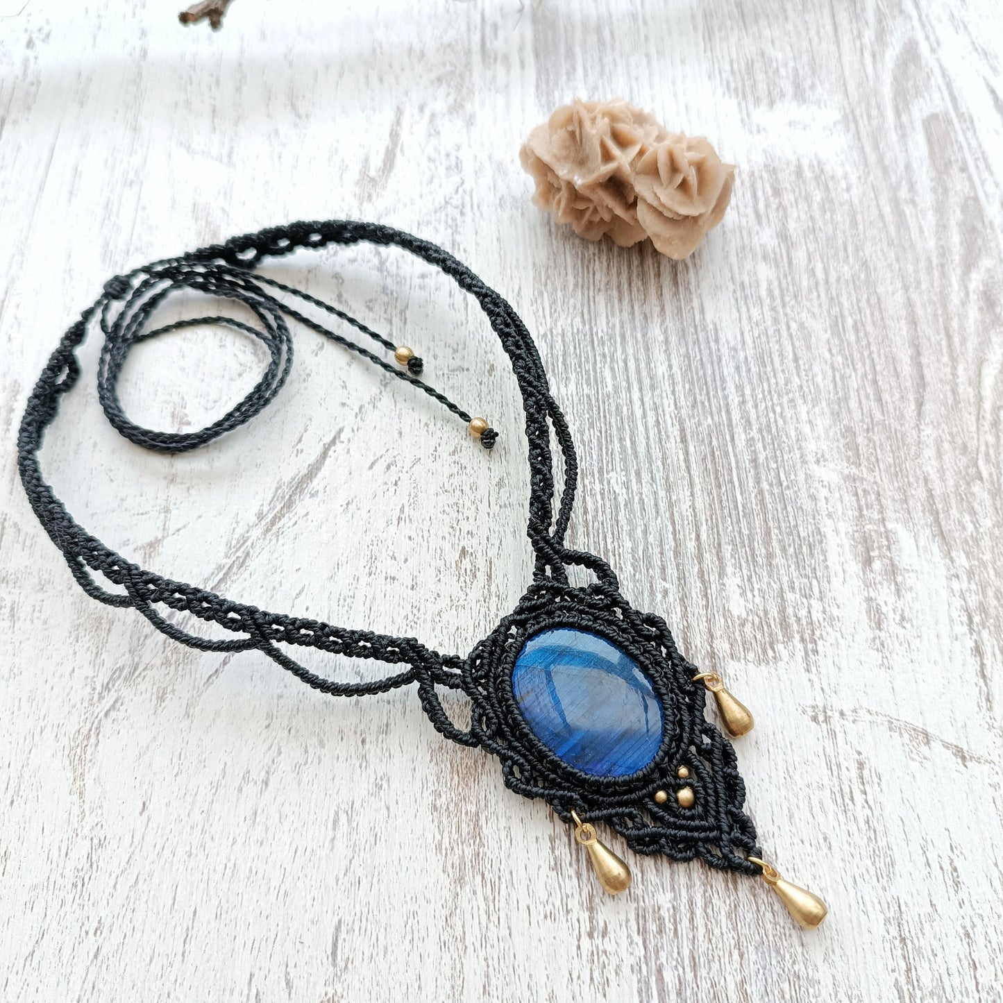 Macrame choker with labradorite and brass details